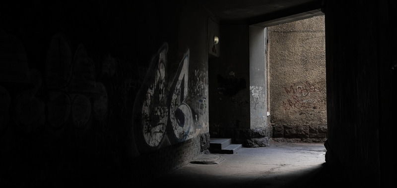 Oscuridad luz negro puerta